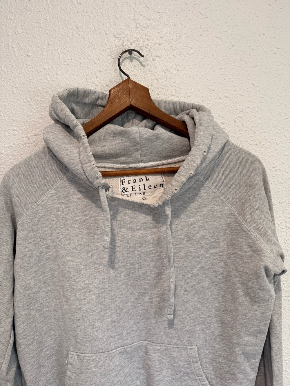 Frankie & Eileen tee lab heathered gray melange distressed hoodie sweatshirt M - Picture 2 of 7